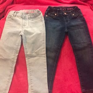 Two pairs denim Toddler Girl Skinny jeans